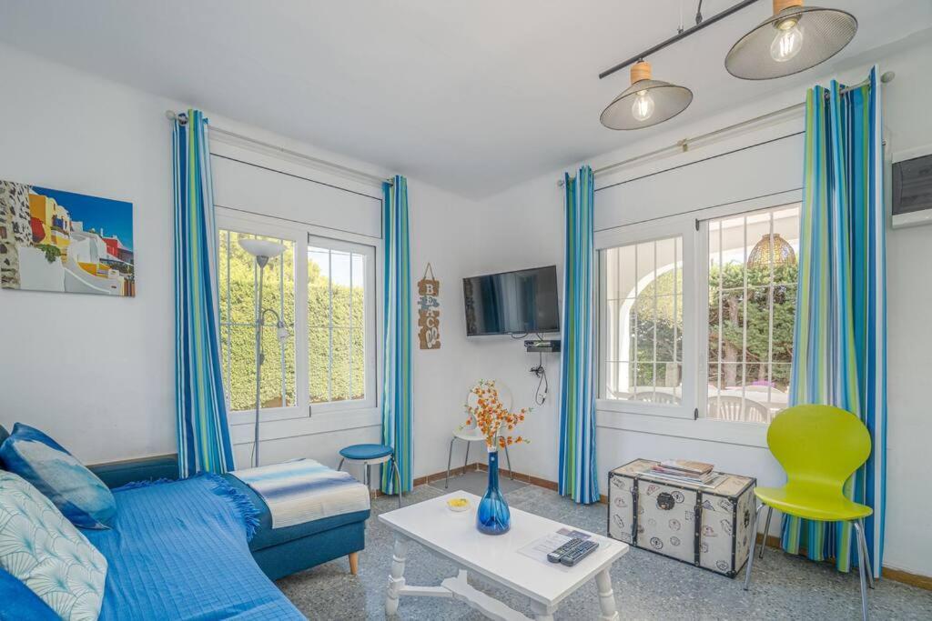 Сasa de vacaciones Mb1-house With Big Garden ,swimming-pool, & Barbacue In *